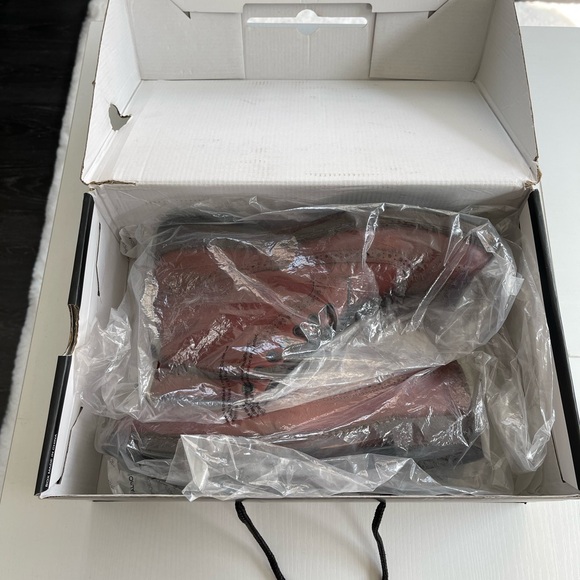 Mens ChurchHill Boots - Picture 2 of 9